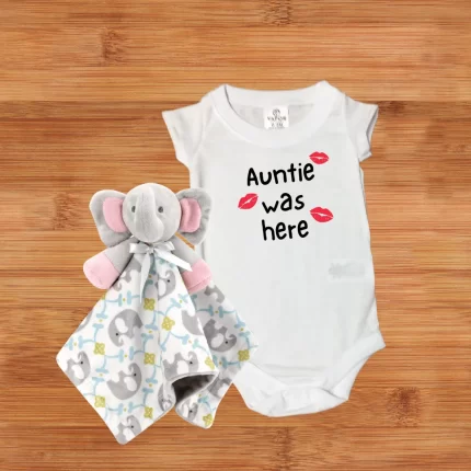 "Auntie Was Here" Baby Bodysuit with Red Lips - Perfect Gift for Newborns