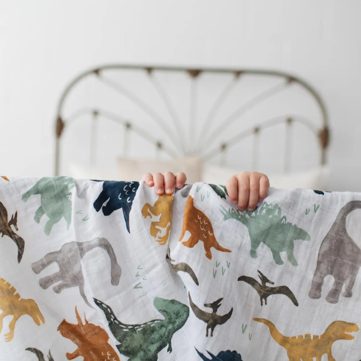5uBamboo-Muslin-Swaddle-Blanket-Dinosaurs